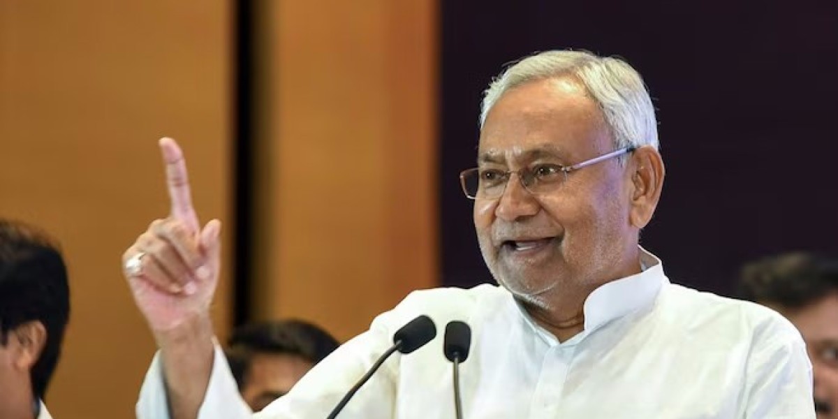 Bihar CM Nitish Kumar Short Biography